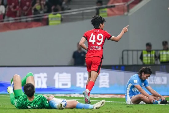 海港3-0英博止頹 李新翔傳射穆斯卡特:看到追趕希望 海港3-0英博止頹 李新翔傳射穆斯卡特:看到追趕希望