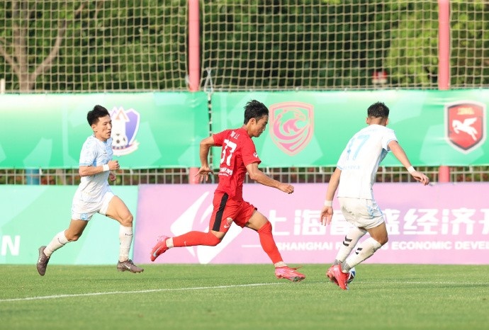 王逸偉貼地斬定勝局，上海海港富盛經開1-0蘭州隴原競技