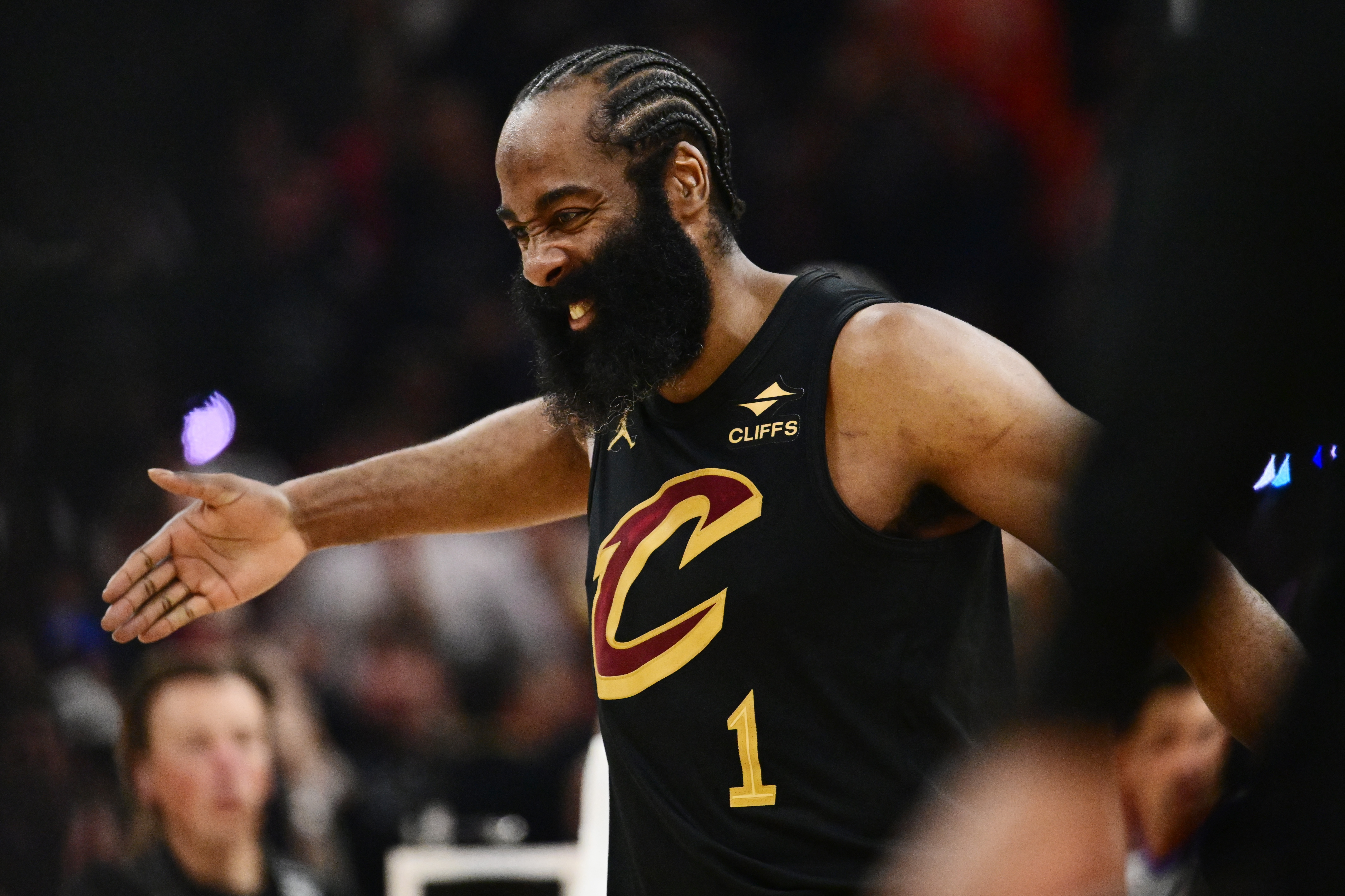 Windhorst：哈登預(yù)計(jì)降薪留騎士，為騎士梭哈字母哥或詹姆斯鋪路