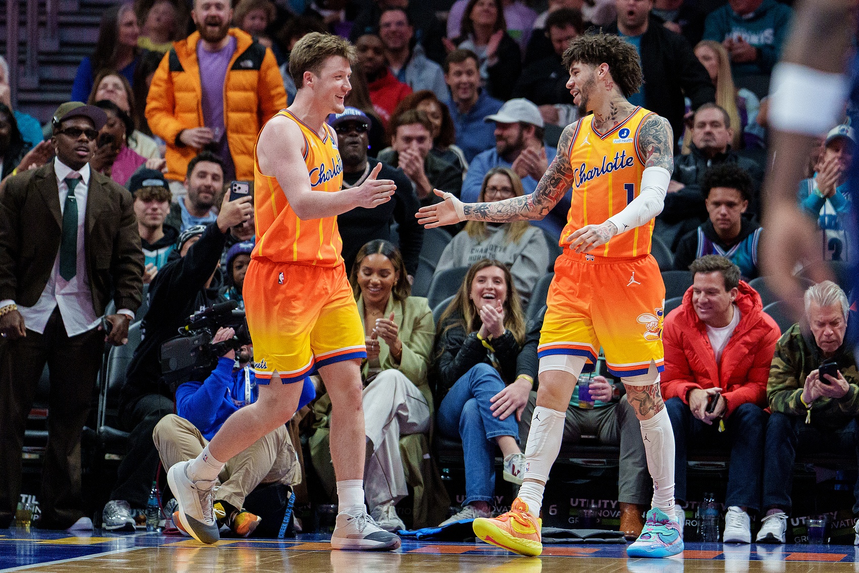 NBA賽事預(yù)測(cè)：步行者vs黃蜂、老鷹vs籃網(wǎng)、公牛vs尼克斯、爵士vs火箭、猛龍vs灰熊、凱爾特人vs雄鹿、魔術(shù)vs獨(dú)行俠、鵜鶘vs國(guó)王比分與盤(pán)口分析